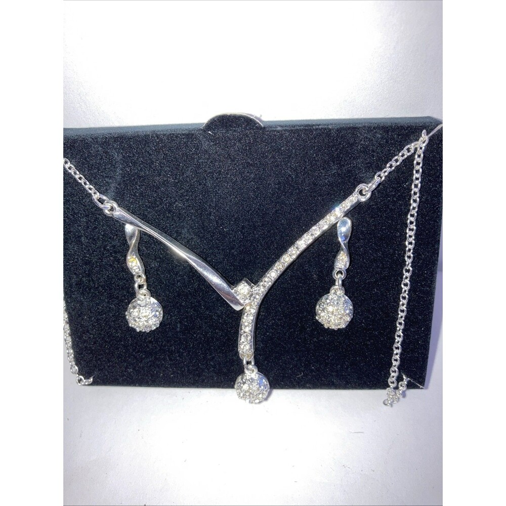 Avon Sparkling 3-Piece Gift Set Silvertone Free Shipping